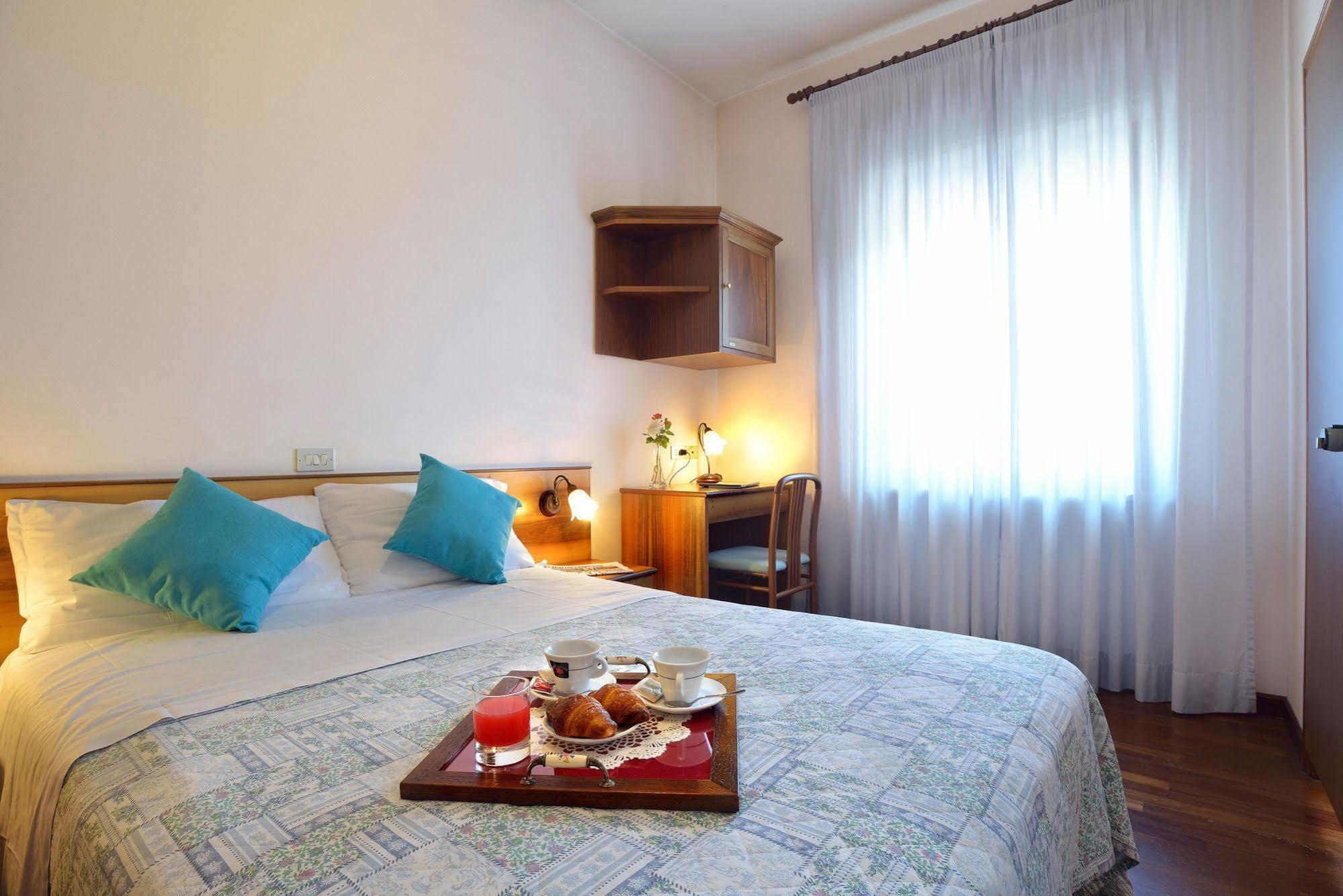 Hotel Ristorante Dante Torgiano Ngoại thất bức ảnh